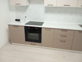 Кухонный гарнитур высокий Латте 3000 мм, Стол. 26 мм в Верхней Пышме - verhnyaya-pyshma.mebel-e96.ru